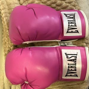 Everlast hot pink training gloves